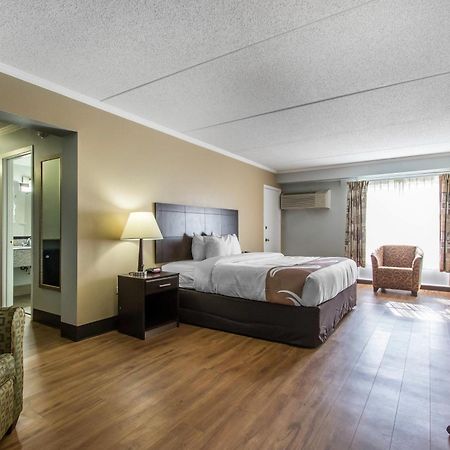 Quality Inn Downtown Historic District Мобил Екстериор снимка