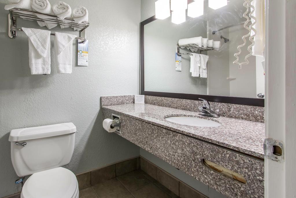 Quality Inn Downtown Historic District Мобил Екстериор снимка